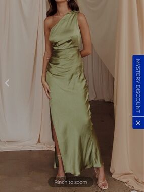 Selfie Leslie off shoulder dress